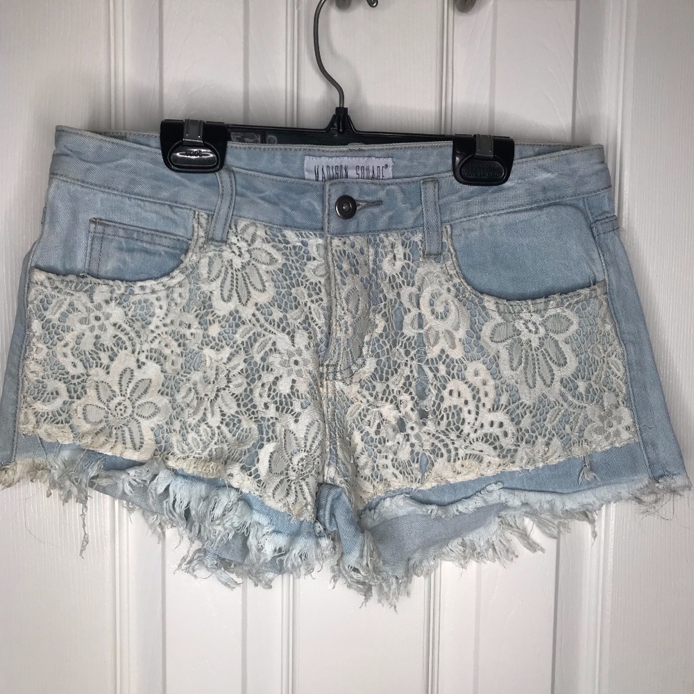 Madison Square Lace Front Jean Shorts-Size S